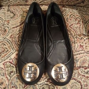 Tory burch Reva mestico leather ballet flat
Color